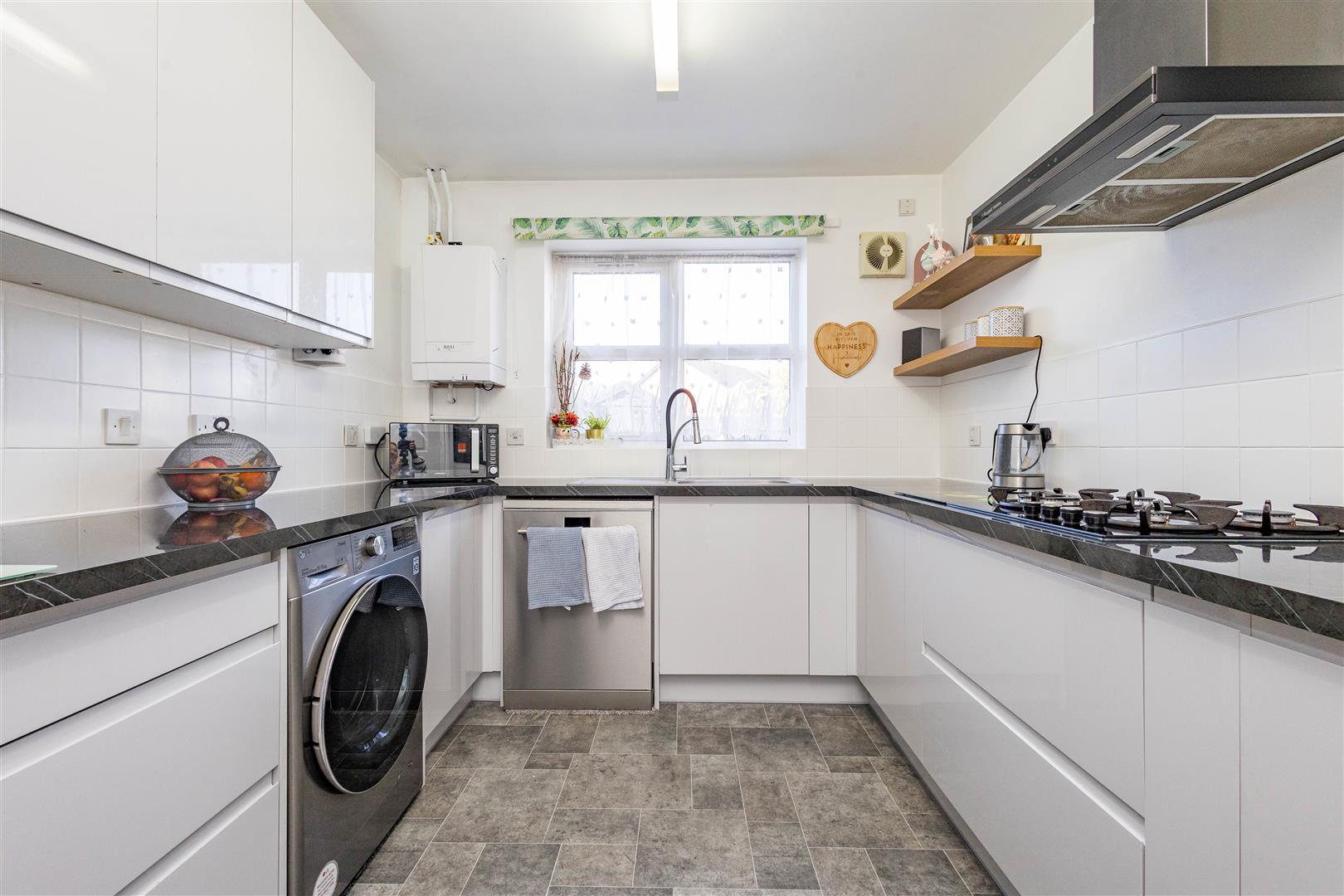 4 bed property in Bow Lane, Preston